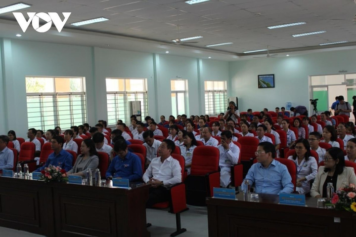 Quyền Chủ tịch nước thăm và chúc mừng thầy thuốc ở Bình Thuận - 2