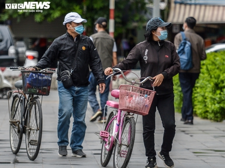 Thời tiết ngày 27/2: Chỉ số UV tại Hà Nội ở ngưỡng nguy cơ gây hại cao - 1