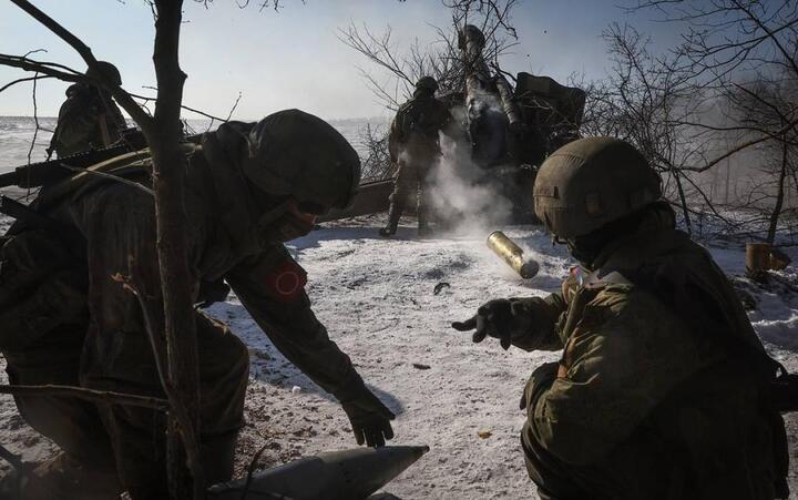 Nga công bố loại khỏi vòng chiến đấu 90 quân nhân Ukraine cùng xe tăng, pháo - 1