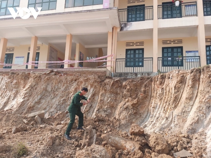Phát hiện quả bom nặng 350 kg trong trường học ở Điện Biên - 2
