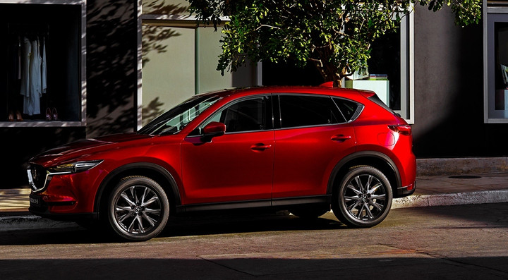 Những mẫu ô tô đang giảm giá hàng trăm triệu đồng ở Việt Nam - 4