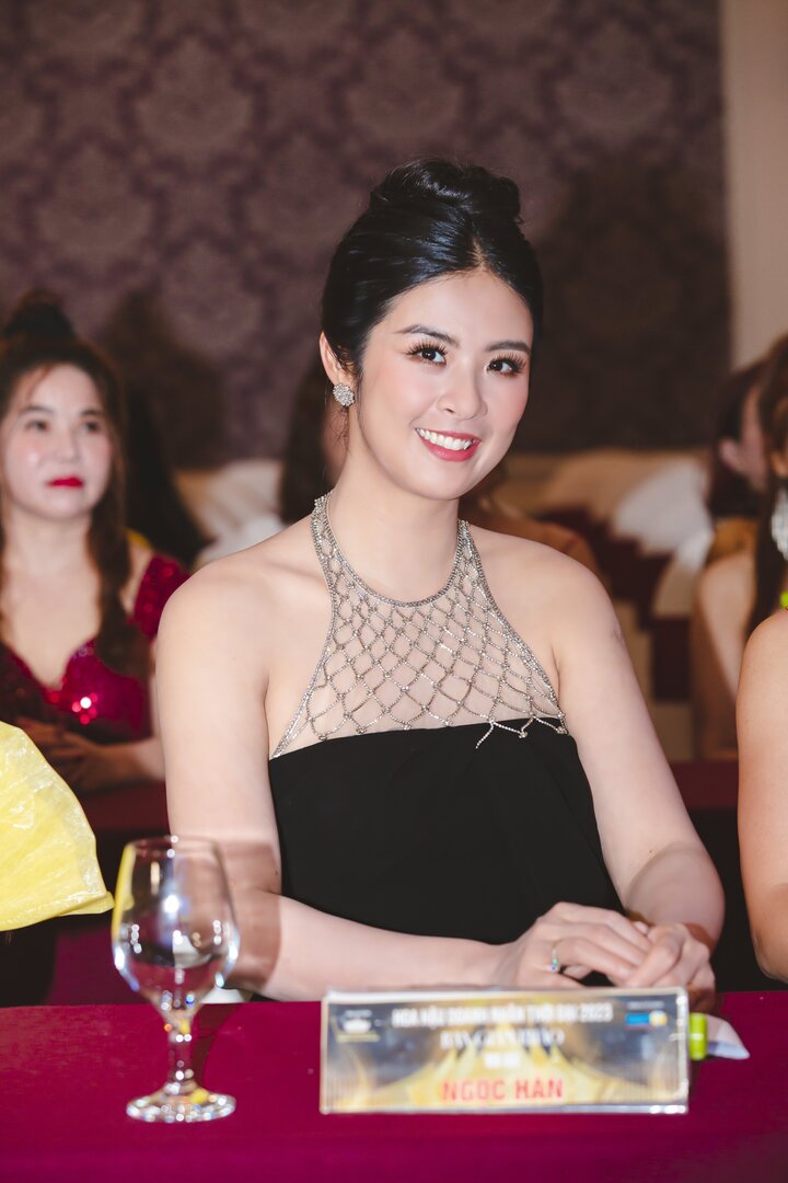 Ngọc Hân chấm thi Hoa hậu Doanh nhân thời đại - 1
