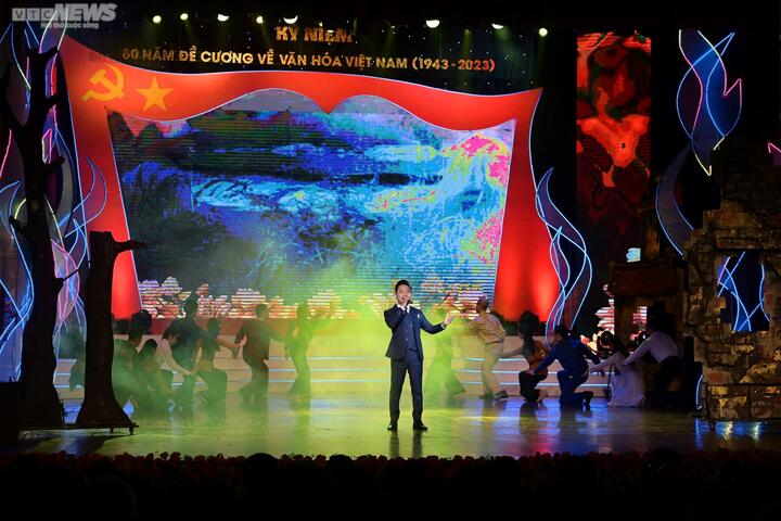 Chương trình nghệ thuật 'Đề cương về văn hoá Việt Nam - những dấu ấn lịch sử' - 2