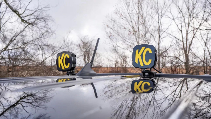 Ford Maverick độ theo phong cách phim 'Back to the Future' - 10