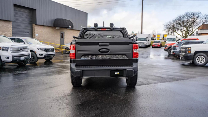 Ford Maverick độ theo phong cách phim 'Back to the Future' - 7