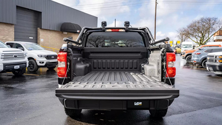 Ford Maverick độ theo phong cách phim 'Back to the Future' - 8