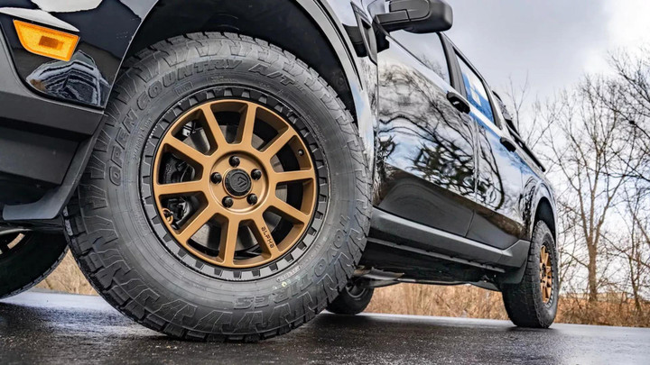 Ford Maverick độ theo phong cách phim 'Back to the Future' - 5