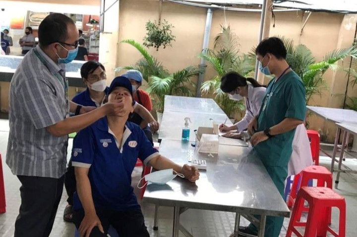 Nguyên nhân khiến hàng trăm học sinh ở TP.HCM sốt bất thường - 2