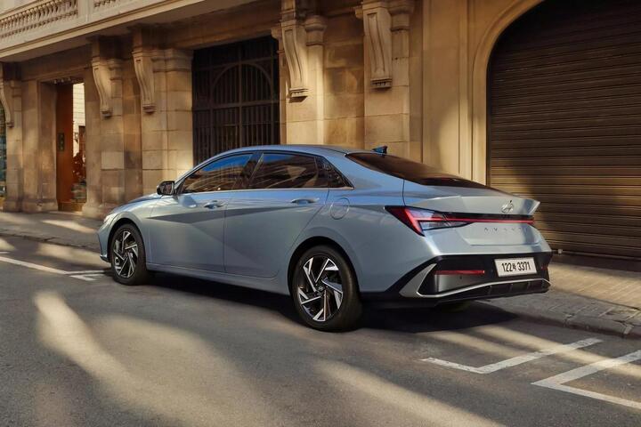 Hyundai Elantra 2024 lộ diện tại Hàn Quốc với thiết kế lạ lẫm - 4