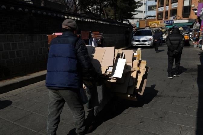 Bi kịch của người già Hàn Quốc khi con cái thuộc thế hệ từ chối trách nhiệm - 3