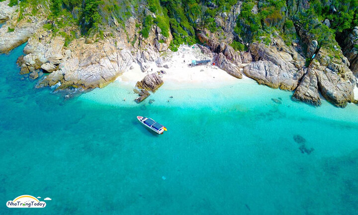 10 địa điểm du lịch Nha Trang có bãi tắm đẹp nhất - 4