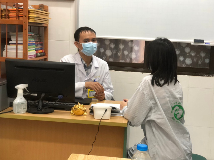 Nam sinh gầy như xác ve vẫn ăn kiêng, bác sĩ nêu 'thủ phạm' gây bệnh ít ai ngờ - 1