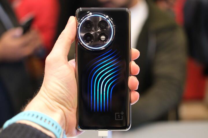 Loạt smartphone mới ra mắt tại MWC 2023 - 1