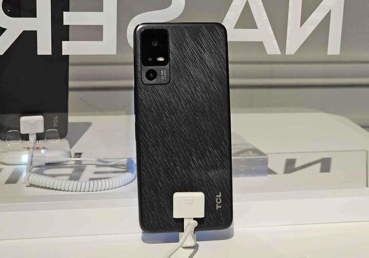 Loạt smartphone mới ra mắt tại MWC 2023 - 12