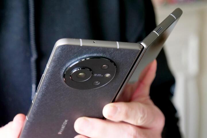 Loạt smartphone mới ra mắt tại MWC 2023 - 13