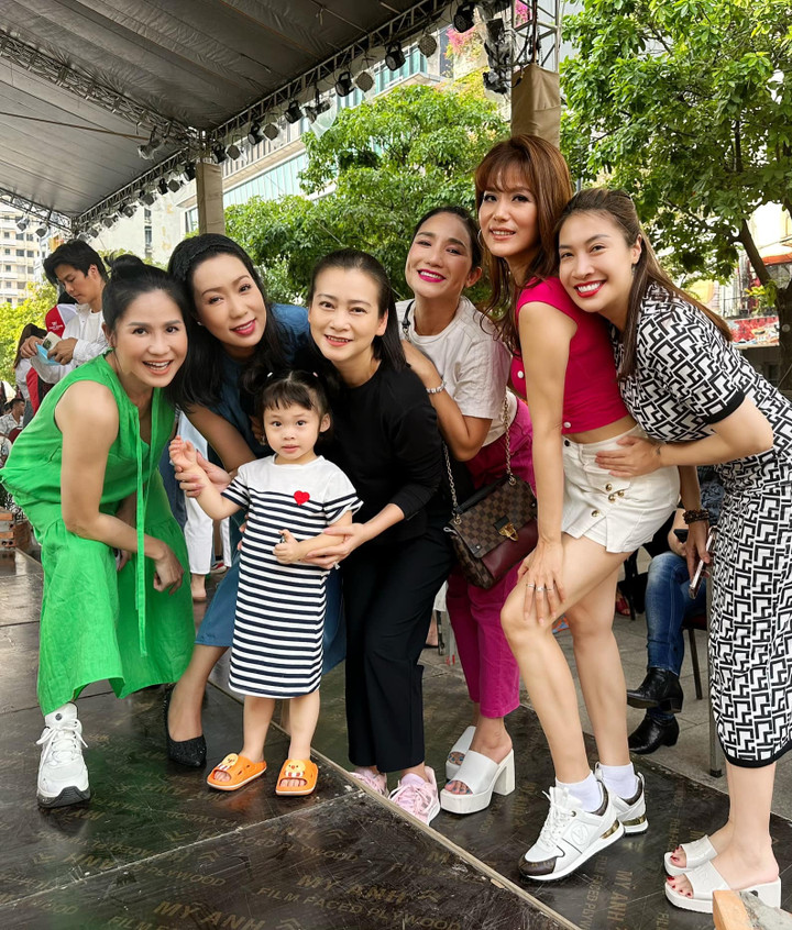 Sao Việt 3/3: Phước Sang lộ diện tươi tắn, Thanh Thanh Hiền khoe ảnh bên hai con - 3