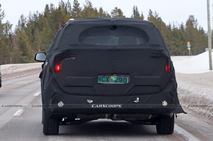 Kia Carnival 2024 lộ diện - 4