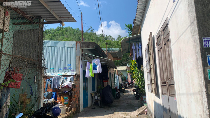 Bình Định: Dân mỏi mòn vì hơn 1 km đường làm 4 năm chưa xong - 1