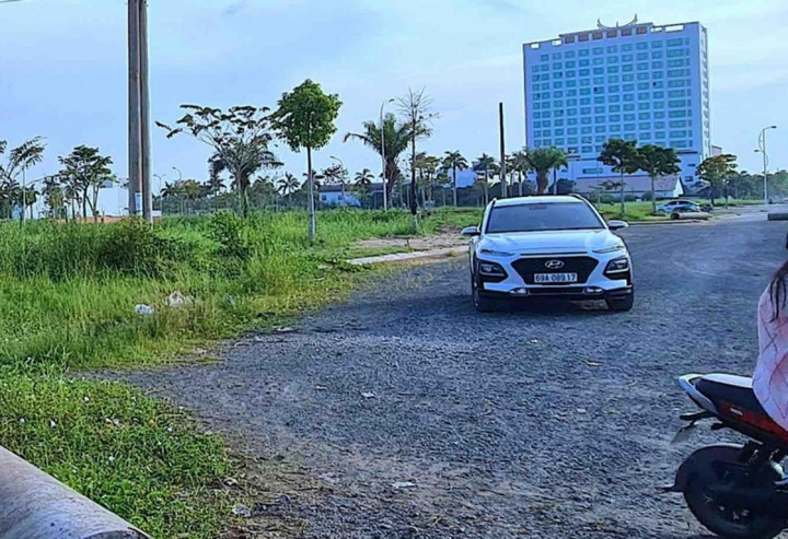 Nhóm học sinh ở Cà Mau dựng cảnh đánh nhau để quay clip - 2