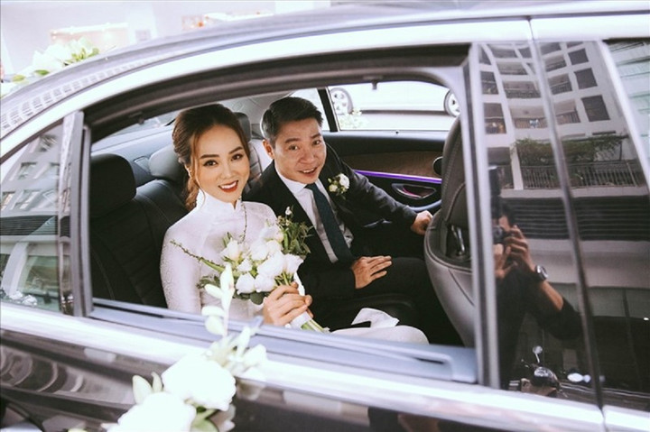 Cách xưng hô ‘kỳ lạ’ của NSND Công Lý và vợ trẻ - 4