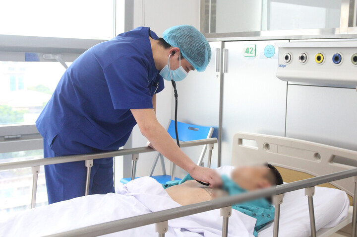 Cách xử trí, sơ cứu người bị đột quỵ - 1