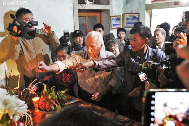 Cựu binh Mỹ vượt hơn 13.000 km trao trả cuốn sổ của liệt sĩ Việt Nam - 1