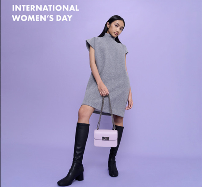 Nhờ bị bắt nạt trên mạng cô gái trở thành người nổi tiếng - 1