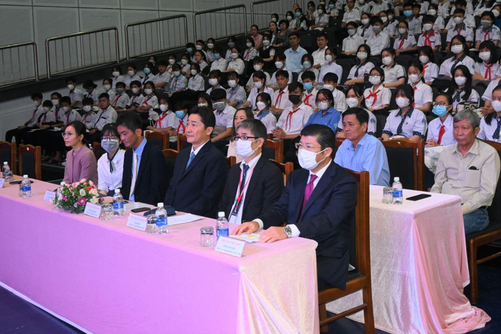 Quỹ học bổng 'Cho em đến trường' trao tặng 400 suất cho học sinh Đồng Nai - 2