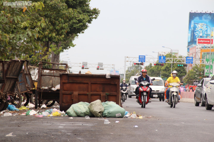 'Chưa bao giờ thấy rác thải vô tư tập kết đầy đường phố Cần Thơ nhiều như thế' - 2