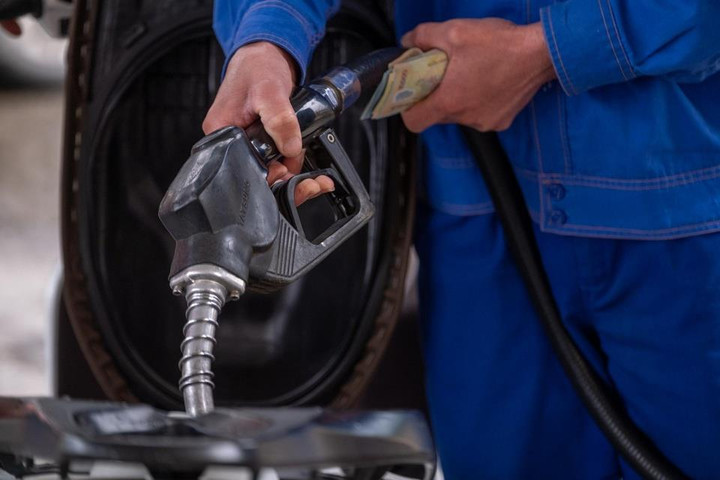 Doanh nghiệp phân phối và bán lẻ xăng dầu cùng than càng bán càng lỗ - 1