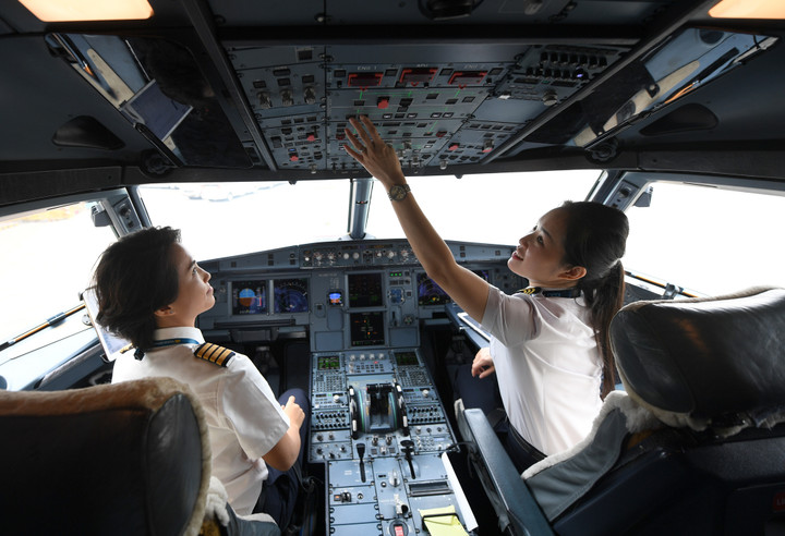 Vietnam Airlines tổ chức chuyến bay đặc biệt dịp Quốc tế Phụ nữ - 2