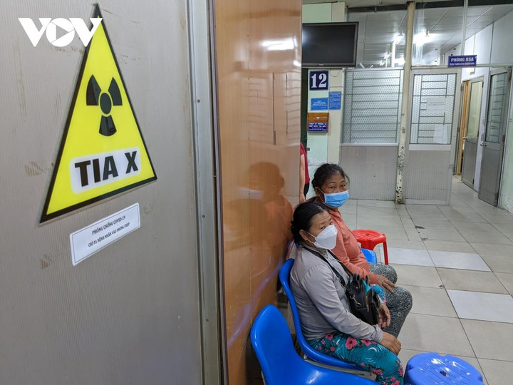 Có nghị quyết 'cởi trói' cho bệnh viện nhưng vẫn lo 'hậu kiểm' - 2