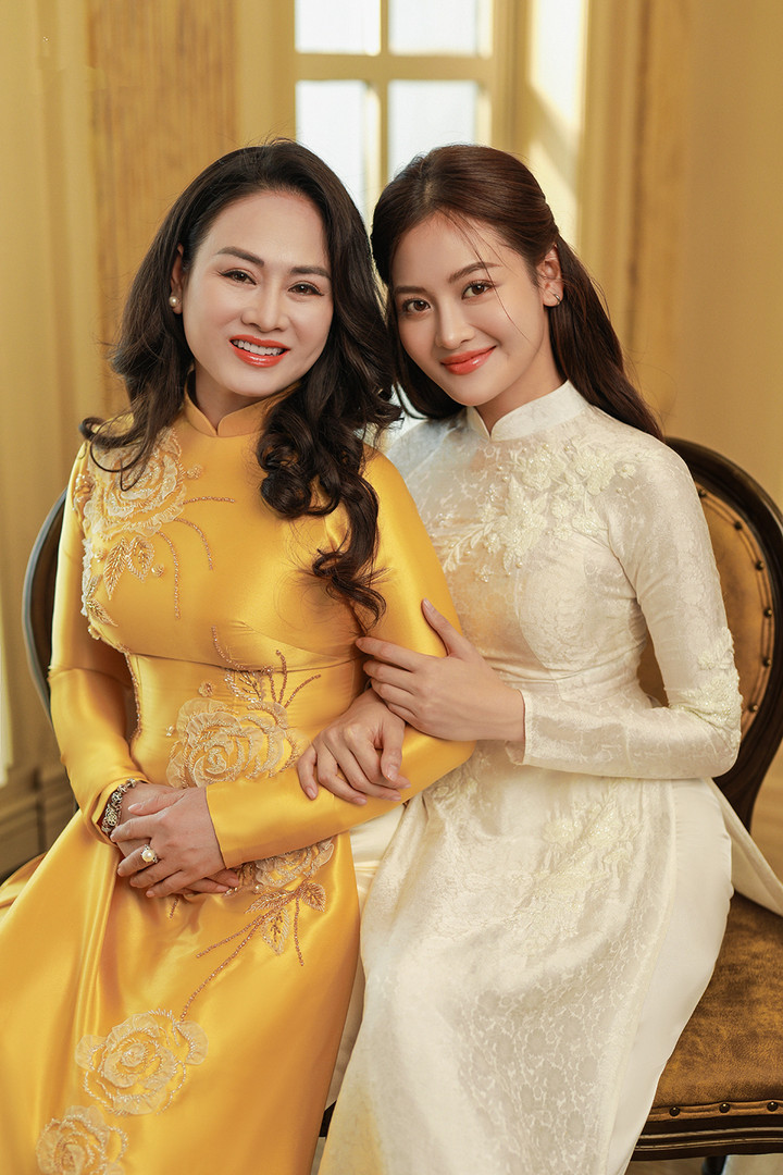 BTV Mai Ngọc, Huyền Lizzie xúc động nói về mẹ nhân ngày 8/3 - 4