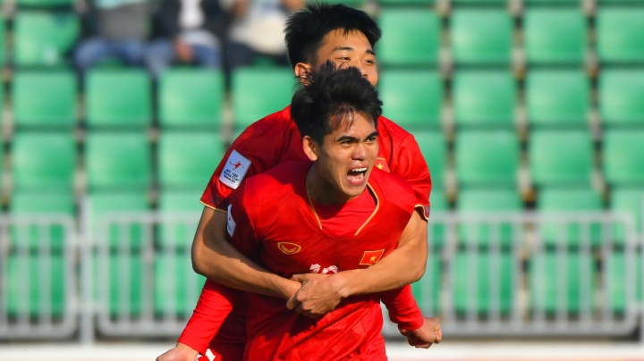 Cổ động viên châu Á ᴄһɪ̉ тгɪ́ᴄһ trọng tài, tiếc cho U20 Việt Nam - 1