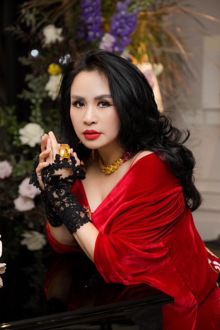 Sao Việt 10/3: Hoa hậu Giáng My trẻ ngỡ ngàng, Thanh Thanh Hiền hội ngộ Lê Khanh - 9