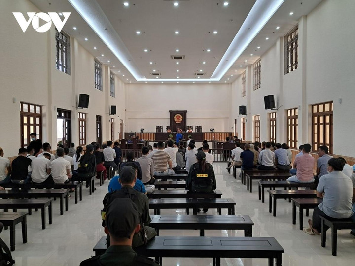 Tài xế xe Mercedes tông chết người ở Bình Thuận lĩnh 4 năm tù - 1