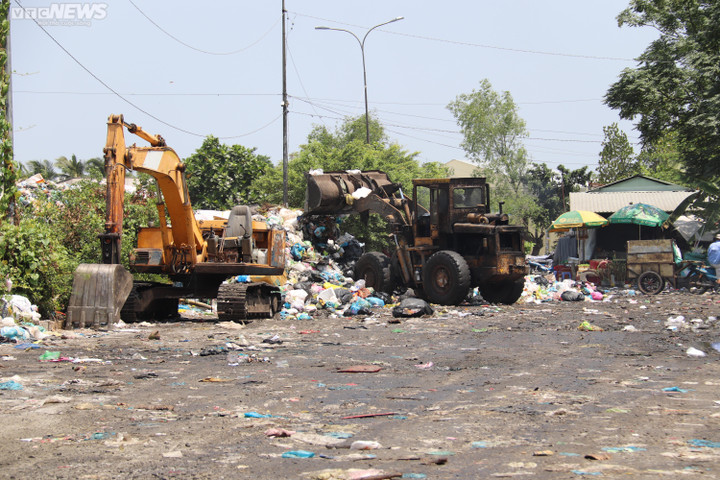 Dân kêu trời vì điểm tập kết rác tạm: Cần Thơ đang 'nhẹ tay' với đơn vị thu gom? - 2