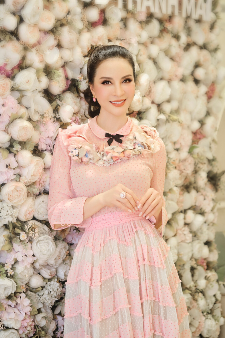 Sao Việt 10/3: Hoa hậu Giáng My trẻ ngỡ ngàng, Thanh Thanh Hiền hội ngộ Lê Khanh - 6