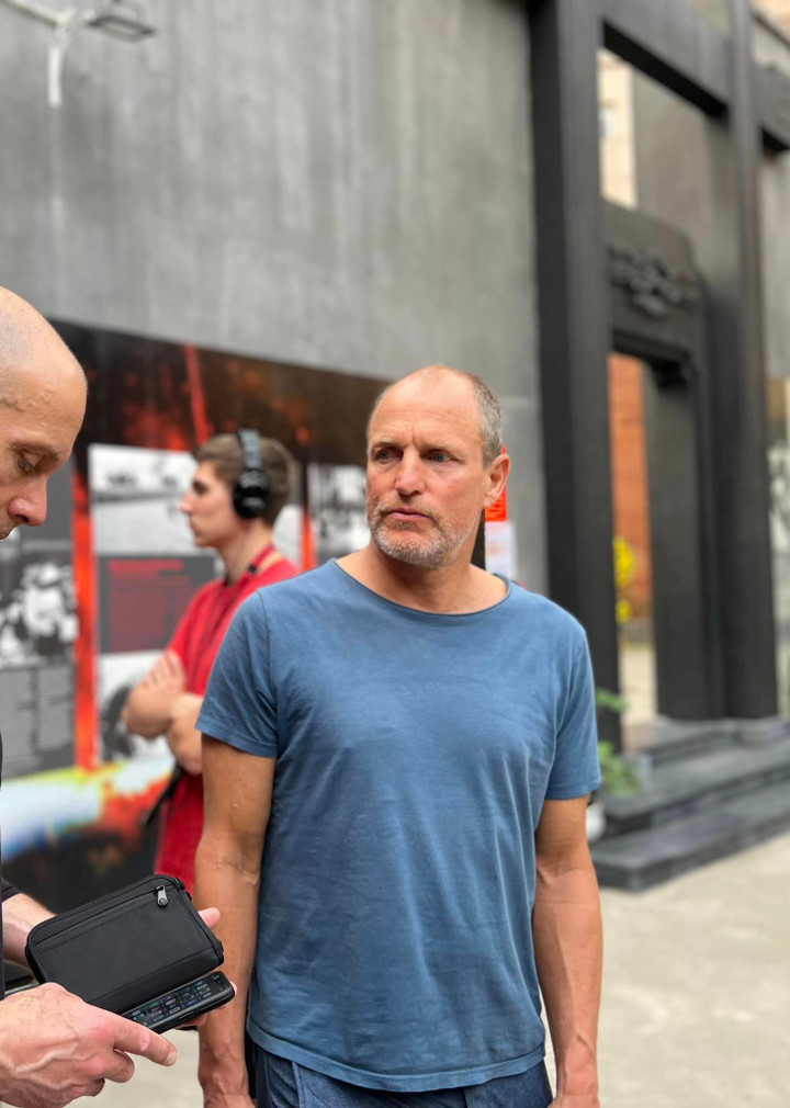 Ngôi sao Hollywood Matthew Mcconaughey và Woody Harrelson thăm Nhà tù Hỏa Lò - 3