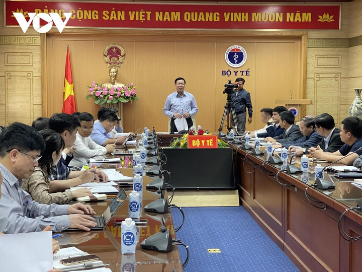 Bộ Y tế hướng dẫn thực hiện điểm mới của 2 văn bản gỡ vướng đấu thầu vật tư y tế - 1