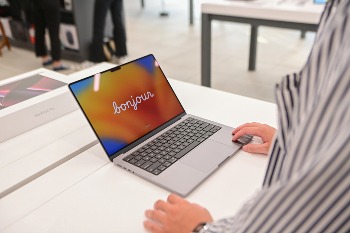 MacBook Pro M2 2023 mở bán tại Việt Nam, cao nhất hơn 90 triệu đồng - 1