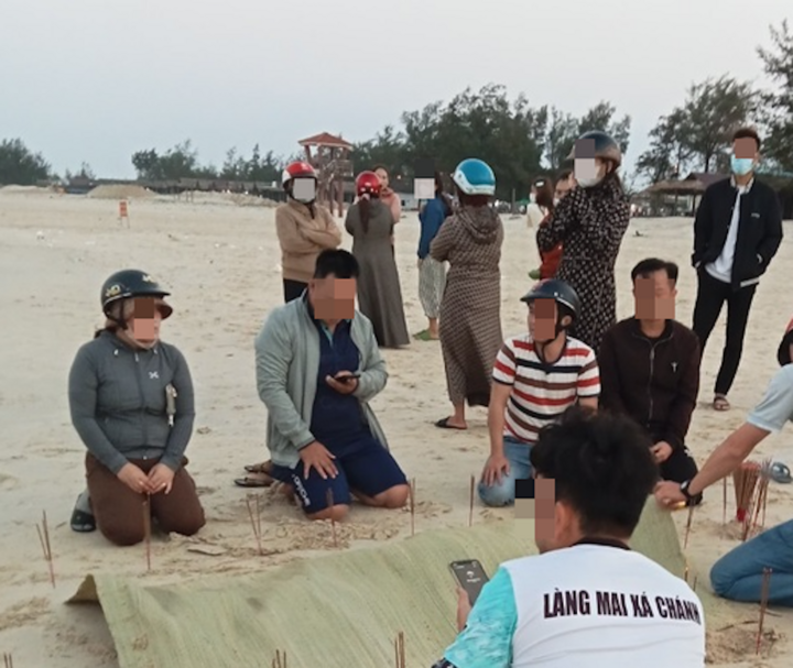 Tìm thấy thi thể 2 vợ chồng mất tích trong lúc đi chài lưới ở Quảng Trị - 1
