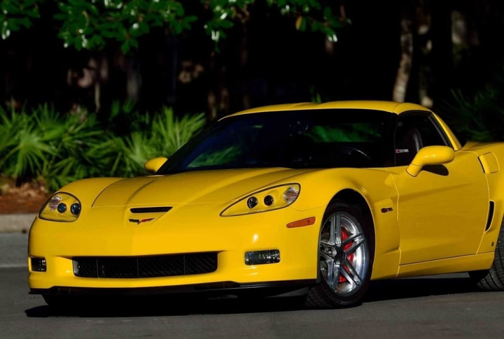 Bộ sưu tập ô tô cổ màu vàng của siêu đầu bếp Mỹ Guy Fieri - 5