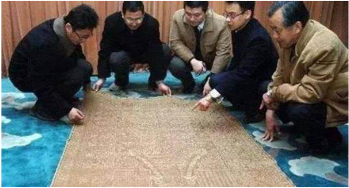 Người đàn ông mua chăn cũ hơn 300 triệu, vừa bán trao tay giá lên 400 tỷ đồng - 3