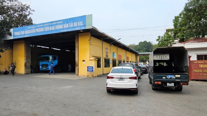 Ô tô từ Hà Nội dồn về, các trung tâm đăng kiểm ở Bắc Ninh quá tải - 4