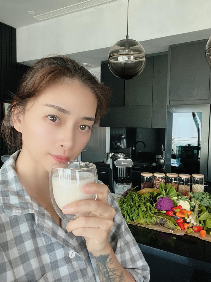 Ngô Thanh Vân được chồng trẻ kém 11 tuổi cưng chiều 'như bà hoàng' - 12