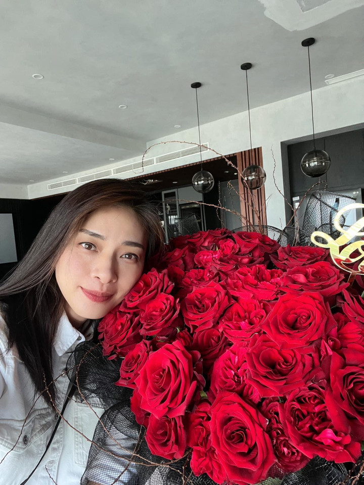 Ngô Thanh Vân được chồng trẻ kém 11 tuổi cưng chiều 'như bà hoàng' - 3