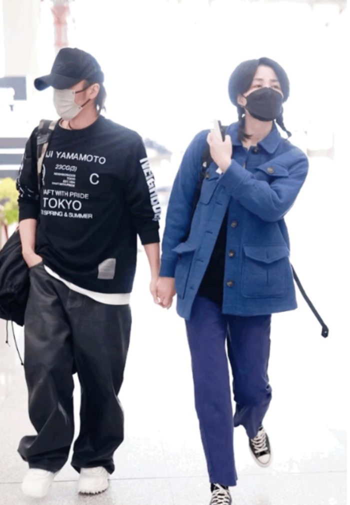 Bị nghi rạn nứt tình cảm, Tạ Đình Phong công khai nắm tay Vương Phi - 2