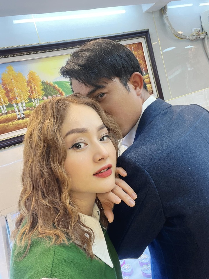 Sao Việt 13/3: Hoài Linh lộ diện tươi tắn, Lý Hải bế con gái lớn phổng phao - 6