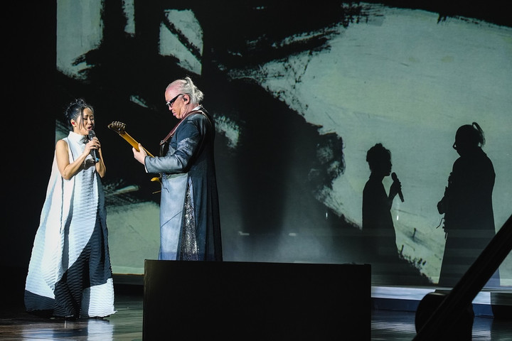 Diva Hồng Nhung nhiều lần nghẹn ngào trên sân khấu vì lý do đặc biệt - 1